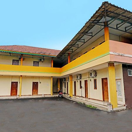Oyo 91955 Pondokan Cempaka Cirebon Zewnętrze zdjęcie