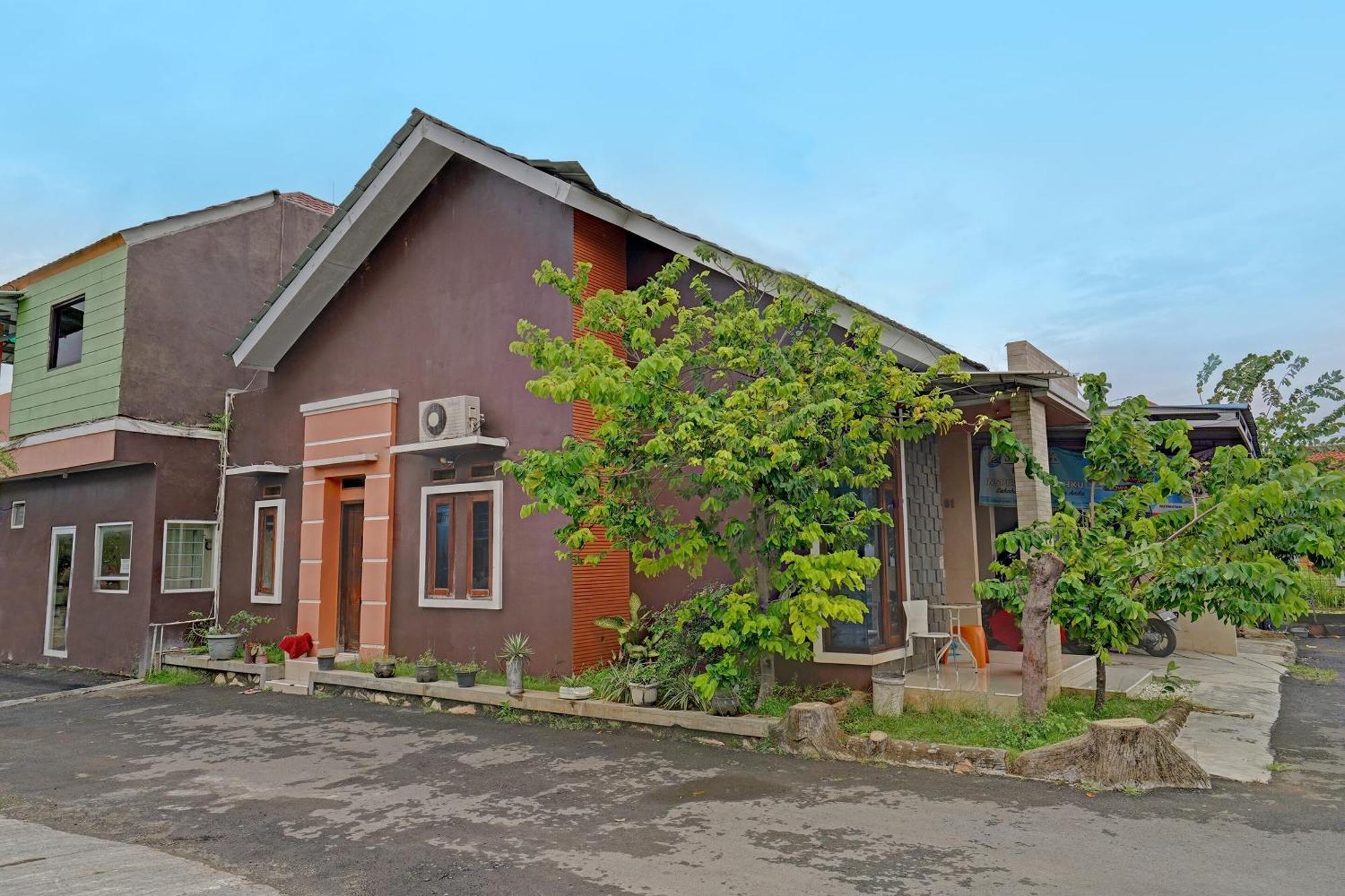 Oyo 91955 Pondokan Cempaka Cirebon Zewnętrze zdjęcie